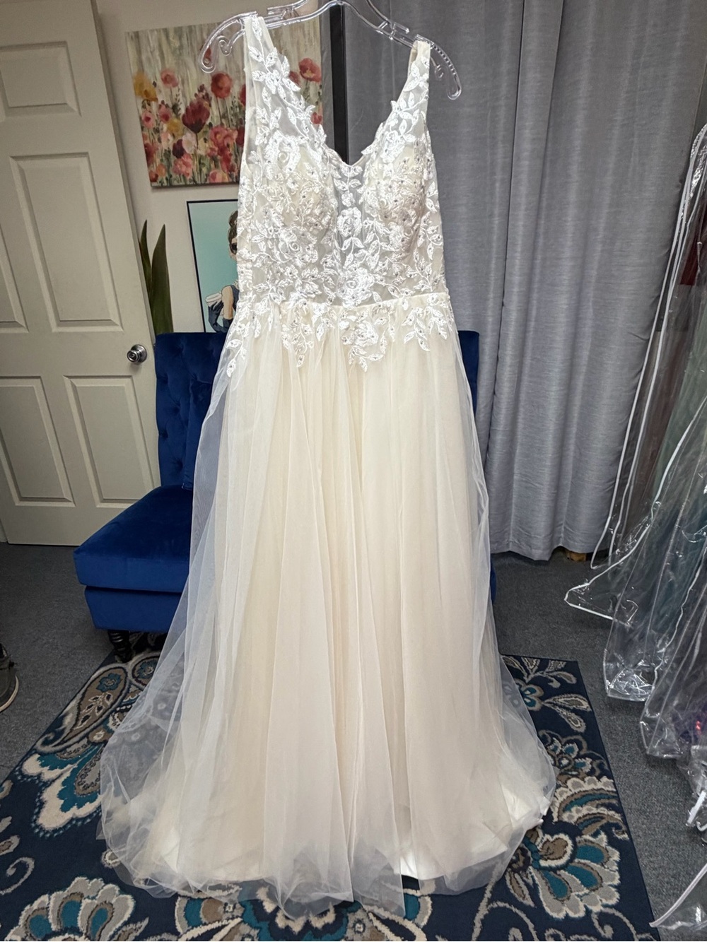 Ivory Lace & Tulle Wedding Dress- Size 10